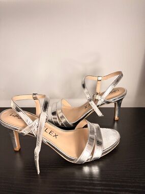 NWOT Life Stride Silver Strappy Heel Sandals